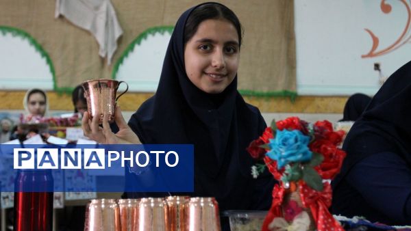 بازارچه دانش‌آموزی دبیرستان سپیده کاشانی ناحیه۱ 