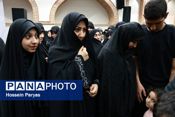 مراسم بزرگداشت شهیدان خدمت در دبیرستان متوسطه دوم امام صادق(ع)