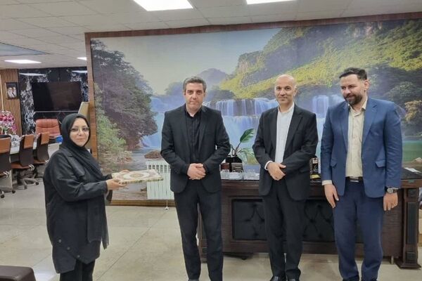 تقدیم قدردانی شهردار نسیم‌شهر از برگزیدگان پویش عکاسی «دلدادگان»