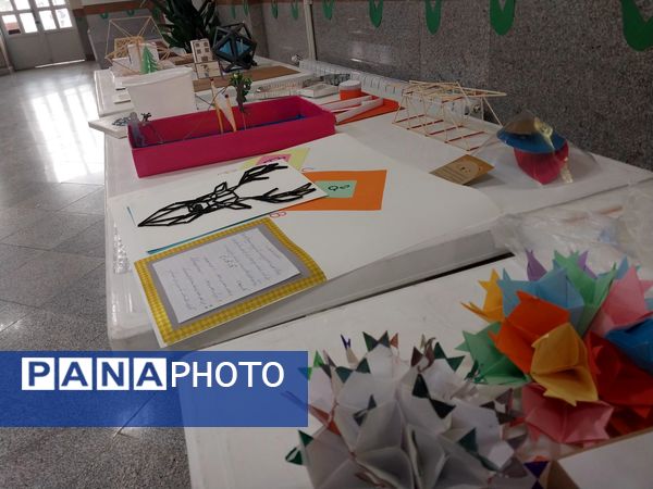 برپایی نمایشگاه ریاضی در دبیرستان آرمینه مصلی‌نژاد