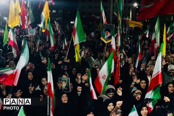 یادبود شهدا و تجدید پیمان مردمی