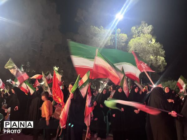 حضور مردم ابرکوه در سوگ فراق امام شهید امام خامنه‌ای 