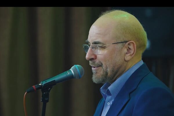 حضور رئیس مجلس شورای اسلامی در بین نوجوانان معتکف