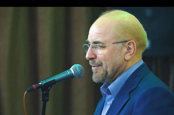 حضور رئیس مجلس شورای اسلامی در بین نوجوانان معتکف