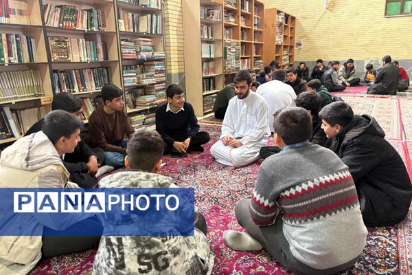 حوزه‌علمیه امام صادق(ع) میزبان پسران قرآنی اسلامشهر در مسابقات منطقه‌ای