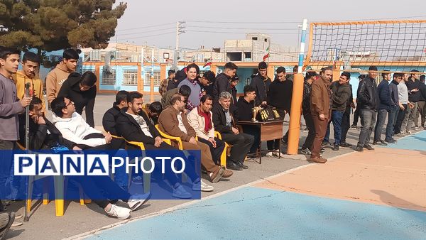 برگزاری فینال مسابقات والیبال گروهی درون مدرسه‌ای در دبیرستان شاهد ابوذر غفاری 