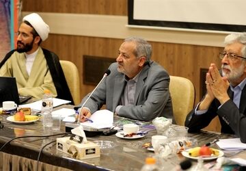 سی‌وچهارمین نشست ‌هیات امنای‌ سازمان پژوهش و برنامه‌ریزی آموزشی در دارالفنون برگزار شد