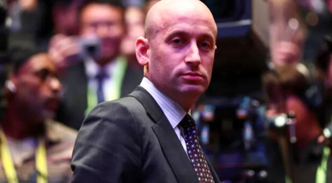 دستیار ترامپ: نفت ونزوئلا متعلق به آمریکا است