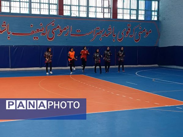 آئین افتتاحیه مسابقات فوتسال دانش‌آموزی منتخب آموزشگاه های شهرستانهای استان تهران به میزبانی ورامین 