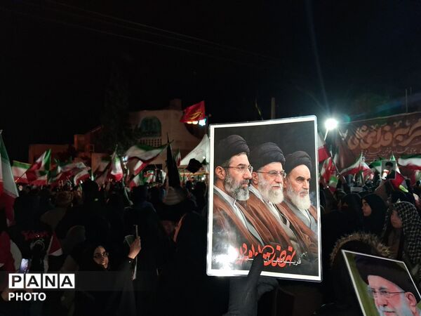 پدر از میان ما رفته ولی پسرش باز علمدار شده 