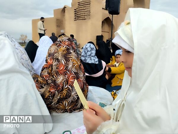 اقامه نماز بندگی در مسجد جامع تاریخی شهر رشتخوار