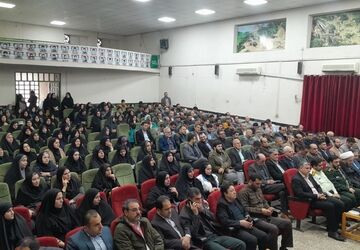 آیین تجلیل از معلمان نمونه در شهرستان فومن