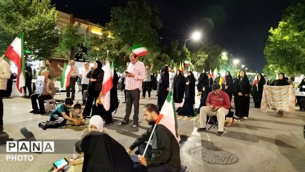 صدمین شب از اجتماعات در حسینیه امام خمینی