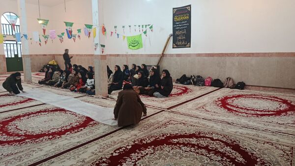 برگزاری مراسم  باشکوه ۲۲ بهمن و تجلیل از نفرات برتر روستای میرزآباد