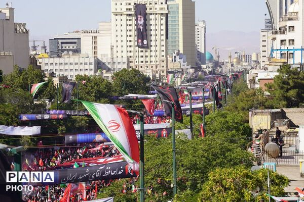 حماسه وفاداری بیعت در پایتخت معنوی ایران؛ بدرقه میلیونی آقای شهید ایران در مشهد مقدس 