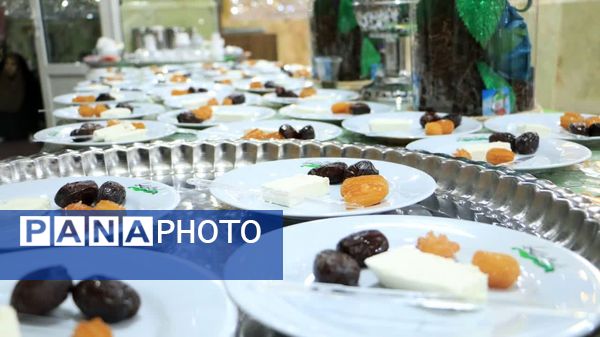 اقامه نماز جماعت مغرب و عشاء همراه با سفره افطاری ساده در حرم مطهر بی‌بی سکینه خاتون (سلام‌الله‌علیها)  ملارد در ایام ماه مبارک رمضان