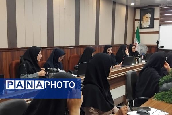 برگزاری جلسه آموزشی سرگروه های آموزشی قطب شهرری به میزبانی ناحیه یک شهرری