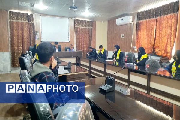 جلسه شورای دانش‌آموزی در منطقه چاروسا