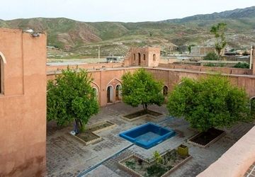 قلعه میرغلام هاشمی از مهمترین جاذبه‌های گردشگری شهرستان دره‌شهر است