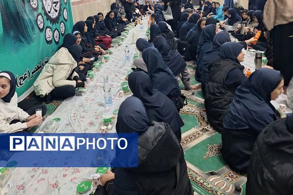 برگزاری مراسم احسان و افطار در دبیرستان حضرت ولیعصر (عج) ری یک 