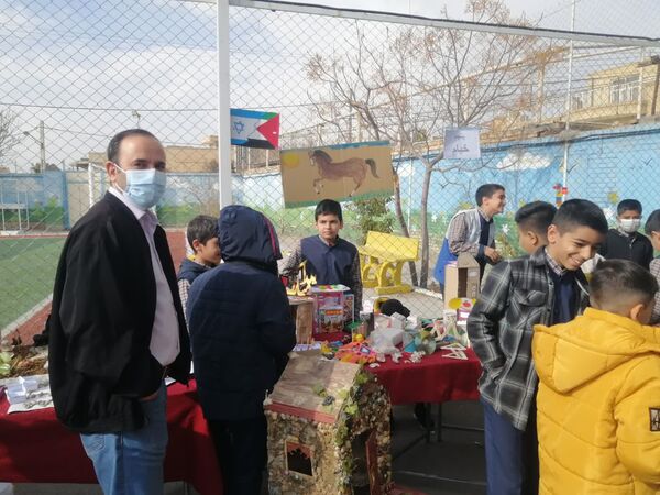  نمایشگاه دست‌سازه‌های دانش‌آموزی در دبستان حضرت قاسم بن‌الحسن‌(ع) ناحیه یک