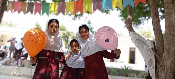 جشن روز جهانی کودک در مدرسه مولوی فین 
