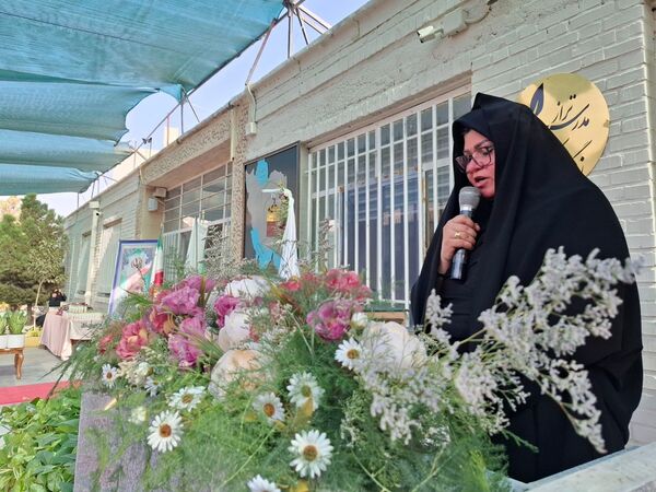 زنگ نیک اندیشی با هدف ترویج فرهنگ و مشارکت خیرین مدرسه ساز در هنرستان دکتر هادوی