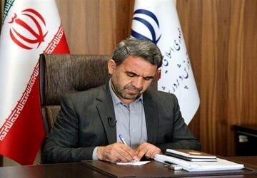 معلمان با وفاق ملی و دستان توانای خویش مشعل علم و دانش را برای اعتلای ایران فروزان بدارند