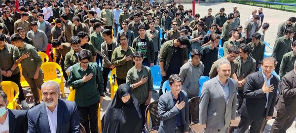 زمین چمن فرصتی برای سلامت دانش‌آموزان