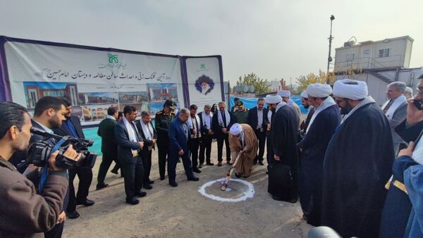 آیین افتتاح همزمان دبستان و کلنگ‌زنی سالن مطالعه مجموعه امام حسین(ع) در مشهد
