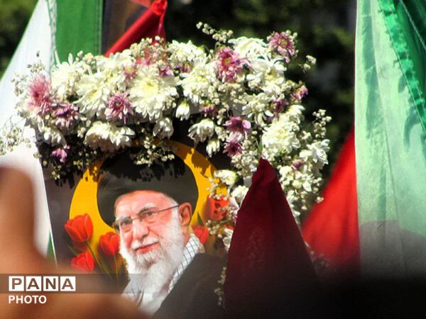 مراسم بدرقه و تشییع آقای شهید ایران در تهران 