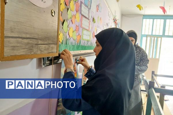 آذین‌بندی مدارس ملارد به رنگ ایثار و حماسه