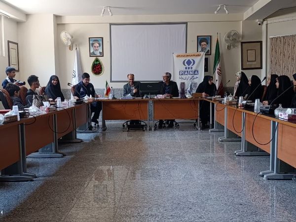 تجلیل از دانش‌آموز خبرنگاران پانا کاشان