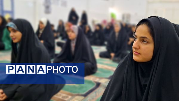 برگزاری کلاس سلاح شناسی ویژه دختران در شهرستان لنده