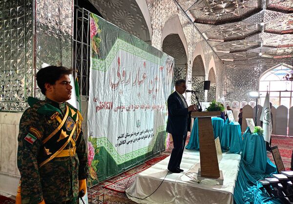 غبارروبی مزار امامزاده سید حمزه کاشمر