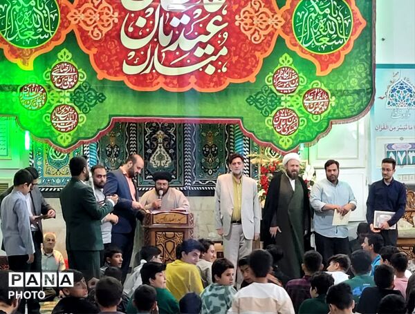 آیین تقدیر از ۷۰ معلم جهادی در مسجد انصارالحسین(ع) قم