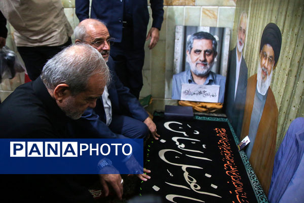 تشرف رئیس جمهور به زیارت حرم حضرت معصومه(س)