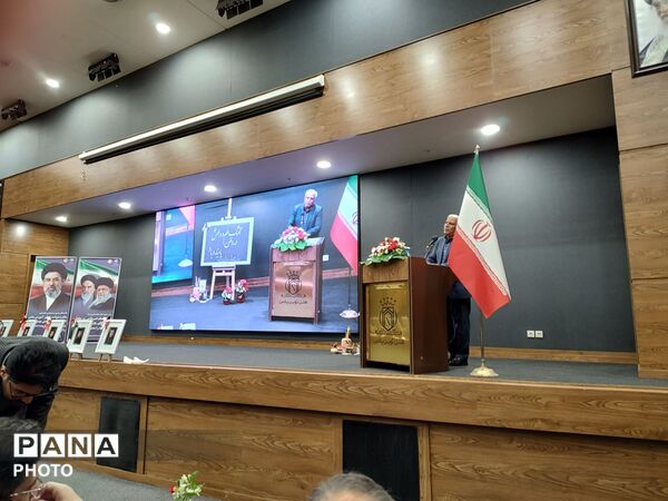 آیین تجلیل از معلمان نمونه آموزش و پرورش ناحیه سه مشهد 