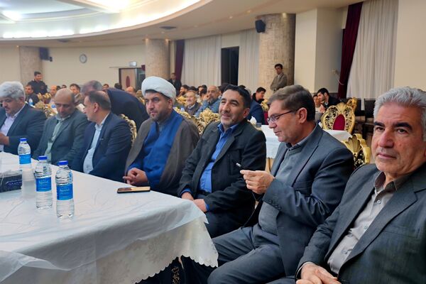 آیین تجلیل ازخادمین مراسم اعتکاف دانش‌آموزی