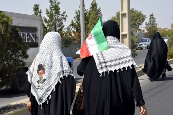 پیاده روی دلدادگان اربعین حسینی ع در اسلامشهر به سوی امامزاده اسماعیل