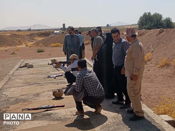 کارمندان و خدمتگزارانی که برای یک روز، سربازان بی‌ ادعا شدند