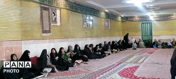 ضیافت افطاری و اقامه نماز جماعت در روز چهارم ماه مبارک رمضان در حسینیه شهر بار نیشابور 