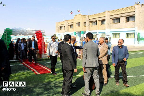 افتتاحیه زمین چمن مصنوعی در دبیرستان پورصابری جوادآباد