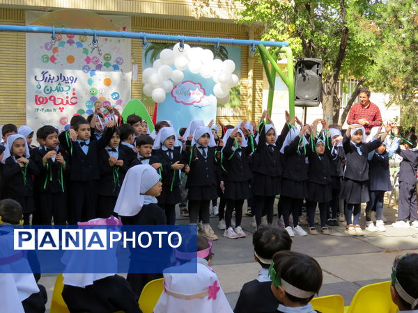 جشن غنچه‌ها در شهرستان بجنورد