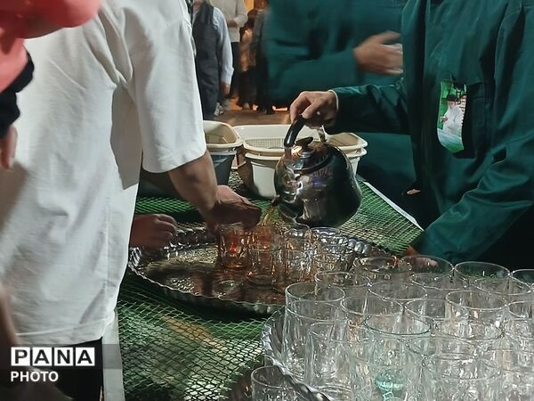  خدمت رسانی چایخانه حضرت زهرا 