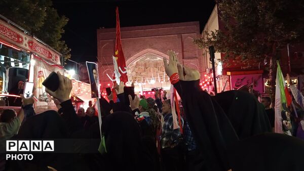 هم‌نشینی‌های همیشگی در حسینیه امام خمینی (ره)