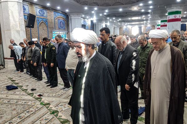 میز خدمت اداره فرهنگ شهرستان ری در مراسم نمازجمعه باقرشهر و کهریزک 