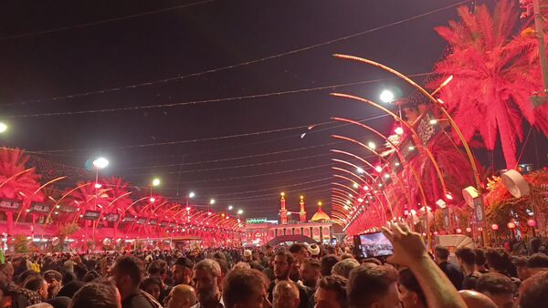 کاروان عاشقان به کربلا رسیدند؛ خیابان‌ها غرق در زمزمه «لبیک یا حسین»