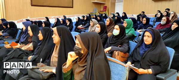 کارگاه آموزشی فرصت های متنوع یادگیری آموزگاران ابتدایی در کانون سمیه شهرستان شیروان 