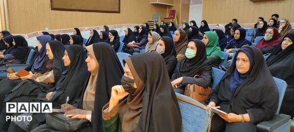 کارگاه آموزشی فرصت های متنوع یادگیری آموزگاران ابتدایی در کانون سمیه شهرستان شیروان 
